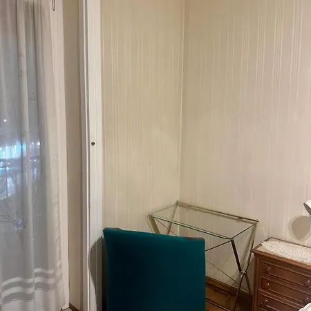 Two Bedroom In Isola דירה *