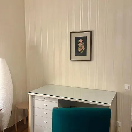 Two Bedroom In Isola דירה מילאנו